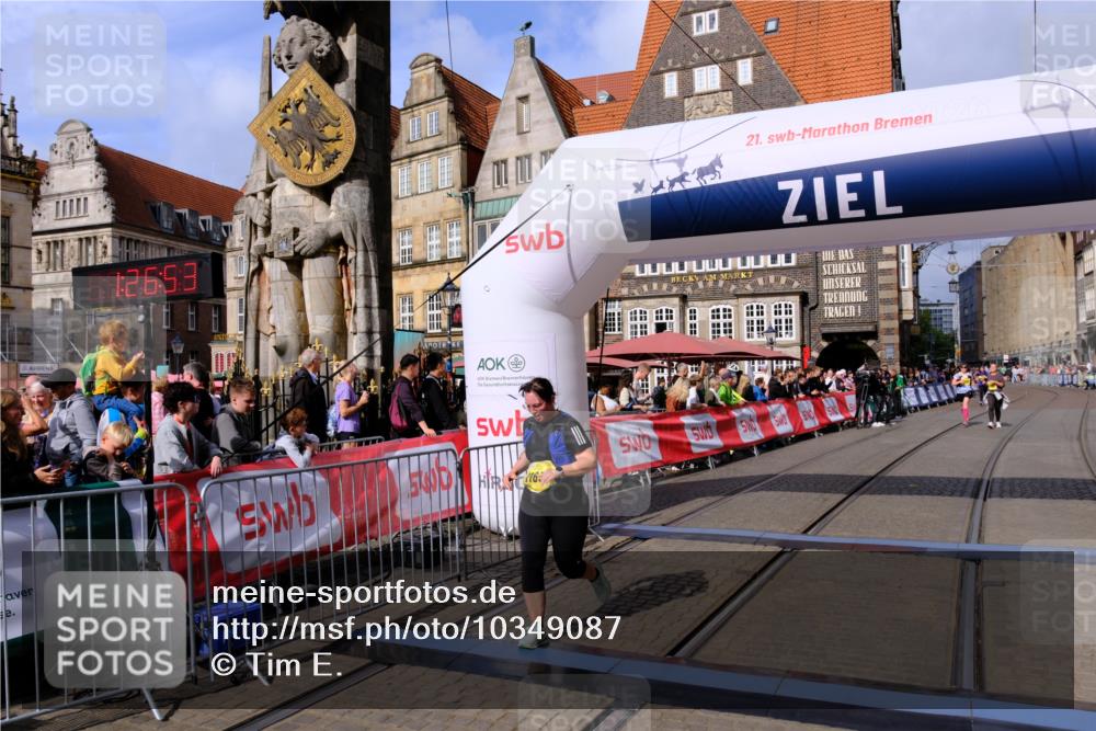 13.09.2026 - 21. swb-Marathon Bremen Tim E. http://msf.ph/oto/10349087 13.09.2026 11:22:10 Ziel 11104, 11639, 12157, 12211 meine-sportfotos.de