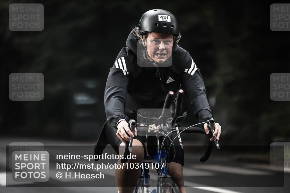 13.09.2026 - Stadtparktriathlon H.Heesch http://msf.ph/oto/10349107 13.09.2026 11:00:12 Radfahren 375, 431, 482, 489, 543, 660 meine-sportfotos.de