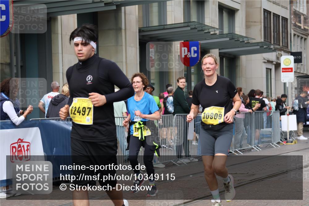 13.09.2026 - 21. swb-Marathon Bremen Strokosch-Dieckow http://msf.ph/oto/10349115 13.09.2026 11:12:22 Ziel 10354, 10483, 10743, 10874, 10875, 10909, 11090, 11657, 12234, 12423, 12497, 10213, 10406, 10414, 11052, 11585, 11633, 11716, 12012, 12327 meine-sportfotos.de