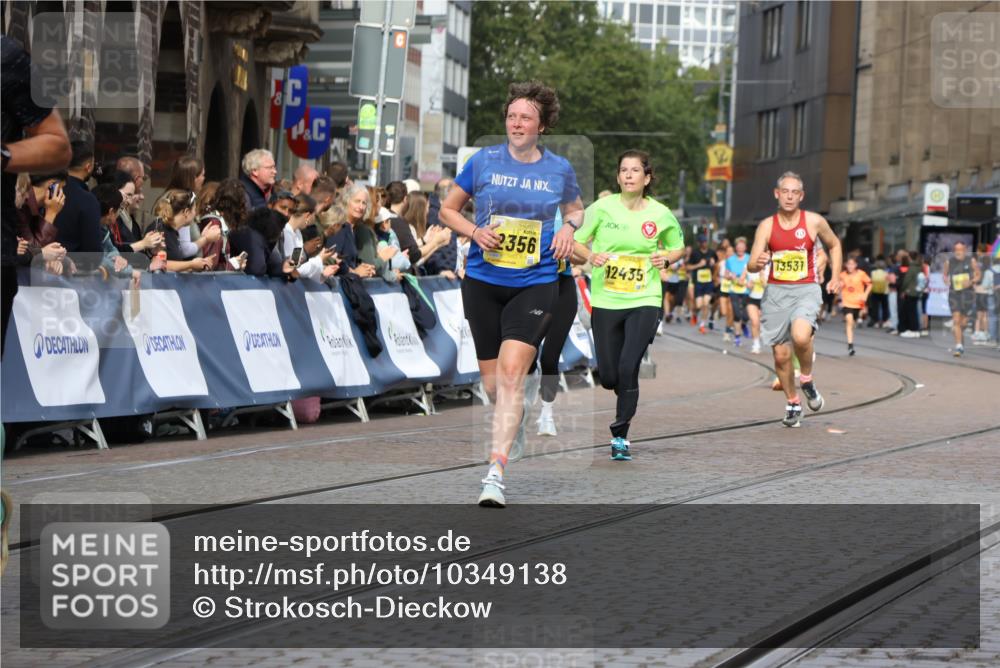 13.09.2026 - 21. swb-Marathon Bremen Strokosch-Dieckow http://msf.ph/oto/10349138 13.09.2026 10:54:05 Ziel 10141, 10174, 10222, 10227, 10255, 10478, 10684, 10685, 10708, 10838, 10845, 10905, 11242, 11446, 11489, 11502, 11596, 11950, 12119, 12331, 12341, 12405, 12492, 12515, 13597, 10359, 10577, 10749, 10996, 11099, 11118, 11329, 11361, 11476, 11765, 11843, 11989, 11998 meine-sportfotos.de