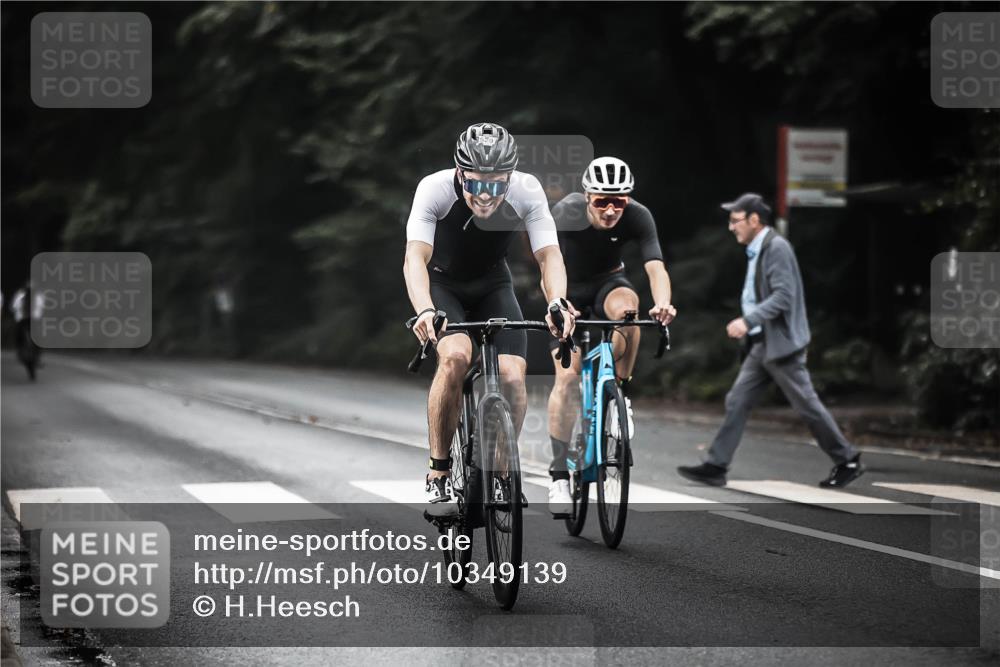 13.09.2026 - Stadtparktriathlon H.Heesch http://msf.ph/oto/10349139 13.09.2026 11:00:22 Radfahren 479, 529, 553 meine-sportfotos.de