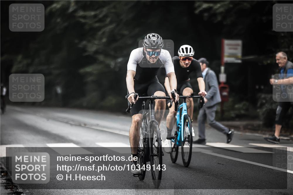 13.09.2026 - Stadtparktriathlon H.Heesch http://msf.ph/oto/10349143 13.09.2026 11:00:22 Radfahren 479, 529, 553 meine-sportfotos.de