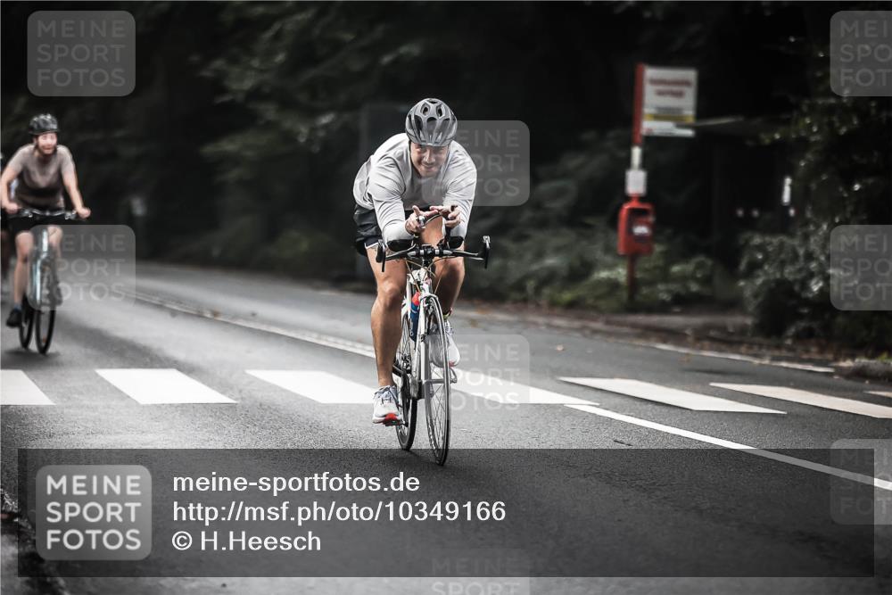 13.09.2026 - Stadtparktriathlon H.Heesch http://msf.ph/oto/10349166 13.09.2026 11:00:28 Radfahren 401, 471, 479, 553, 569, 684 meine-sportfotos.de