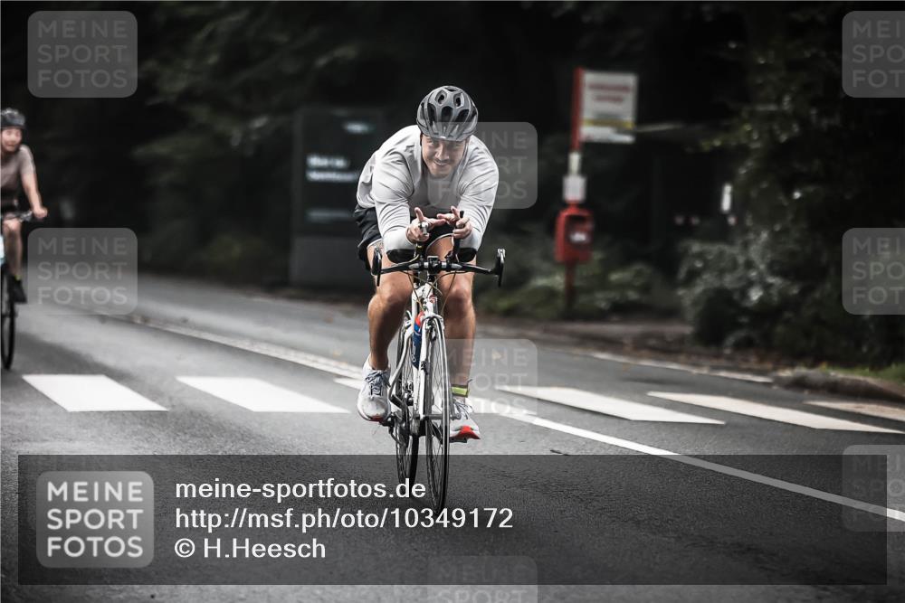 13.09.2026 - Stadtparktriathlon H.Heesch http://msf.ph/oto/10349172 13.09.2026 11:00:28 Radfahren 401, 471, 479, 553, 569, 684 meine-sportfotos.de