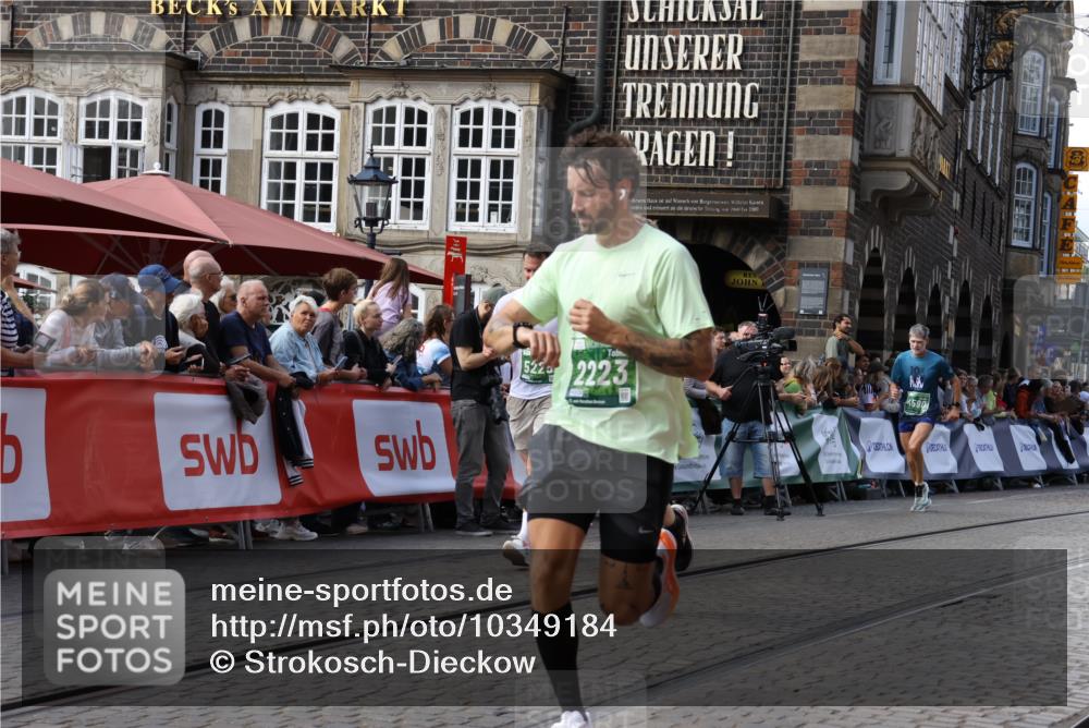 13.09.2026 - 21. swb-Marathon Bremen Strokosch-Dieckow http://msf.ph/oto/10349184 13.09.2026 13:29:00 Ziel 613, 1239, 1914, 2276, 2764, 2891, 3028, 3348, 3444, 4102, 4564, 6914, 6957, 7263, 7527, 8483, 8938, 9176, 13012, 394, 565, 687, 745, 1274, 1545, 2023, 2070, 2867, 3796, 4590, 5036, 5225, 6030, 7149, 7361, 9249, 9661 meine-sportfotos.de