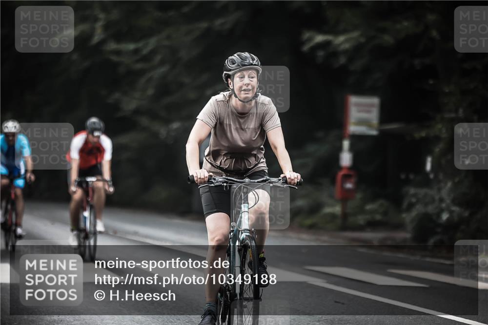 13.09.2026 - Stadtparktriathlon H.Heesch http://msf.ph/oto/10349188 13.09.2026 11:00:30 Radfahren 401, 471, 479, 569, 684 meine-sportfotos.de