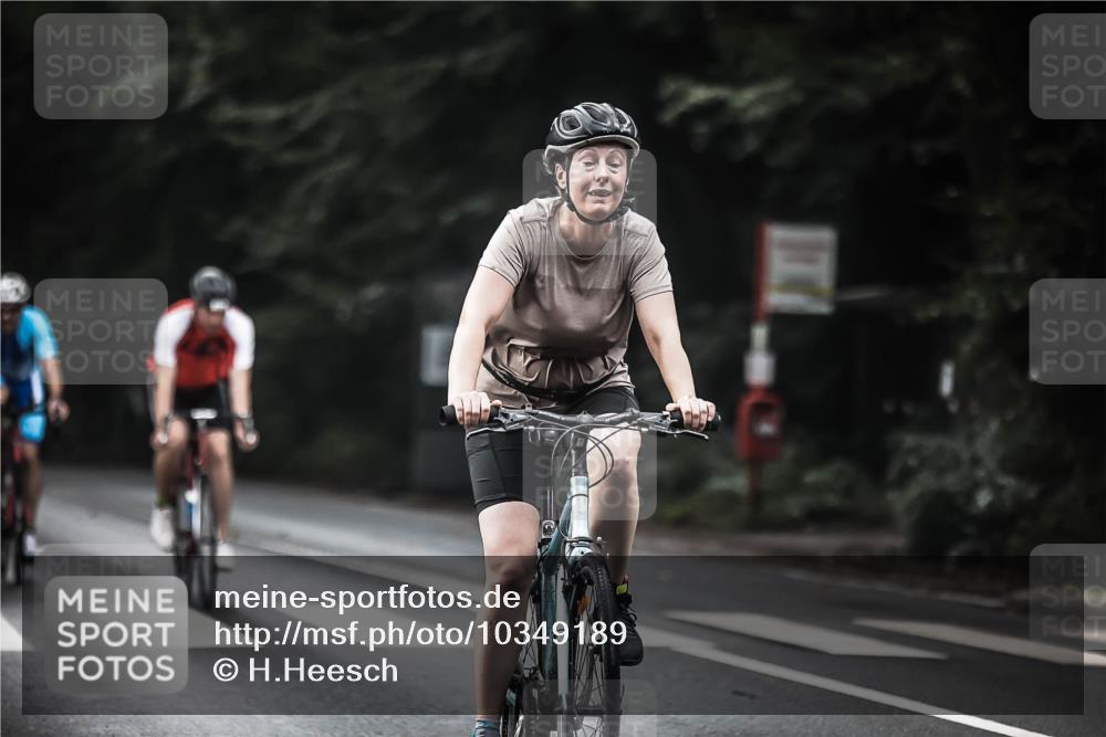 13.09.2026 - Stadtparktriathlon H.Heesch http://msf.ph/oto/10349189 13.09.2026 11:00:30 Radfahren 401, 471, 479, 569, 684 meine-sportfotos.de