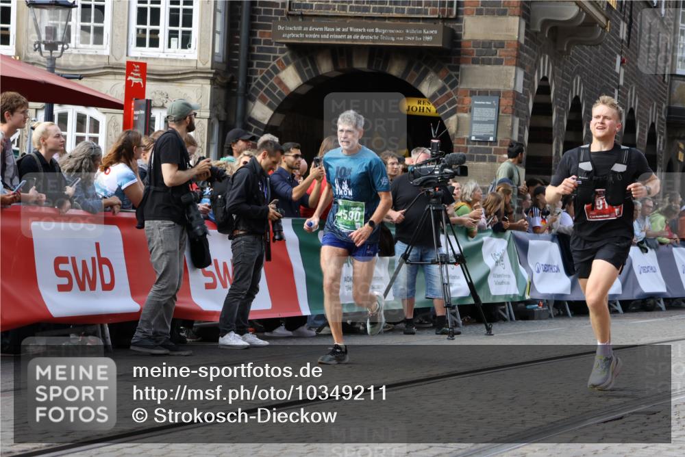13.09.2026 - 21. swb-Marathon Bremen Strokosch-Dieckow http://msf.ph/oto/10349211 13.09.2026 13:29:03 Ziel 613, 1914, 2276, 2891, 3028, 3348, 3444, 4102, 4564, 5267, 5531, 5691, 6817, 6914, 6957, 7134, 7263, 7527, 8938, 9176, 9562, 13012, 13174, 303, 394, 596, 651, 745, 1545, 1823, 2023, 2070, 2867, 3796, 3912, 4590, 5036, 6030, 7149, 7361, 7860, 9249, 9661, 10128 meine-sportfotos.de