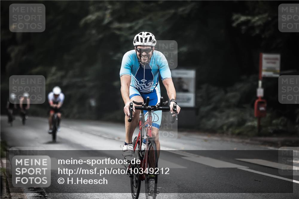 13.09.2026 - Stadtparktriathlon H.Heesch http://msf.ph/oto/10349212 13.09.2026 11:00:32 Radfahren 401, 471, 479, 569, 684 meine-sportfotos.de