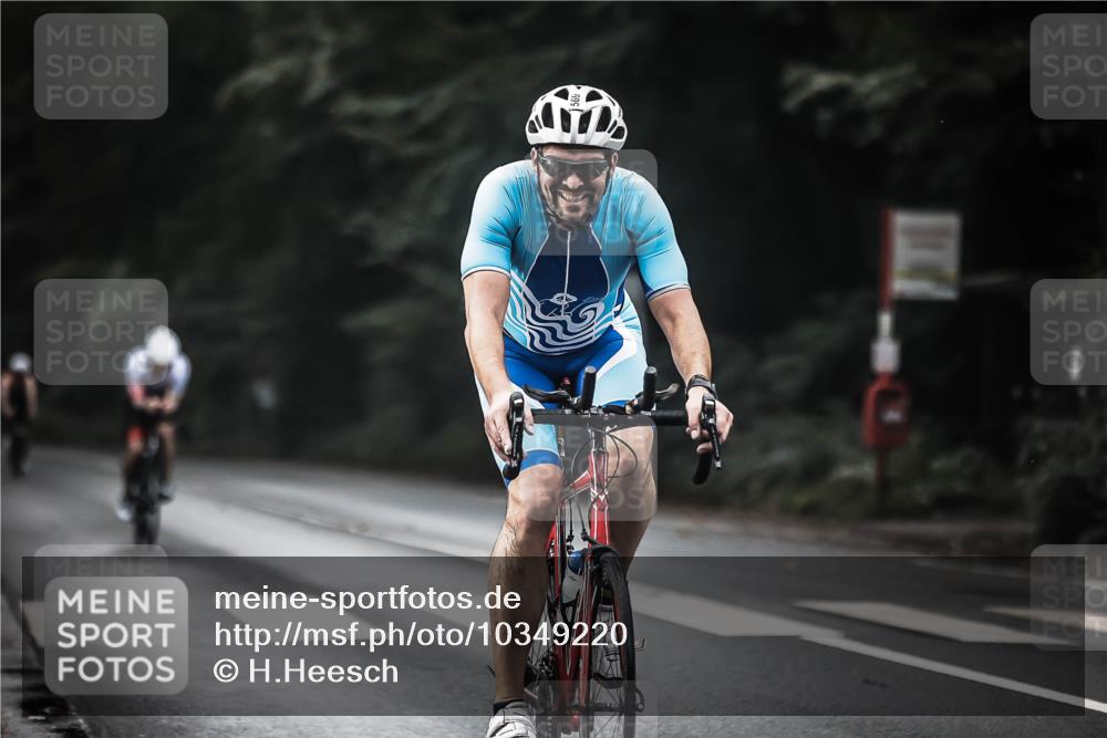 13.09.2026 - Stadtparktriathlon H.Heesch http://msf.ph/oto/10349220 13.09.2026 11:00:32 Radfahren 401, 471, 479, 569, 684 meine-sportfotos.de