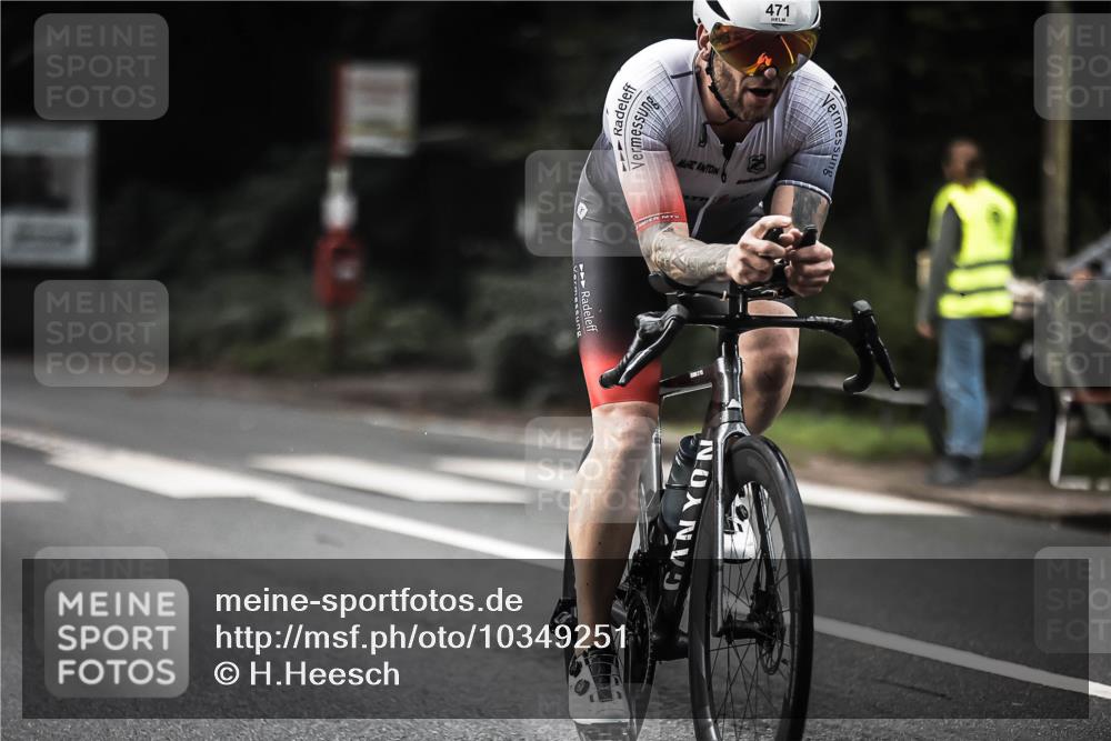 13.09.2026 - Stadtparktriathlon H.Heesch http://msf.ph/oto/10349251 13.09.2026 11:00:35 Radfahren 401, 471, 569, 581, 663, 684 meine-sportfotos.de