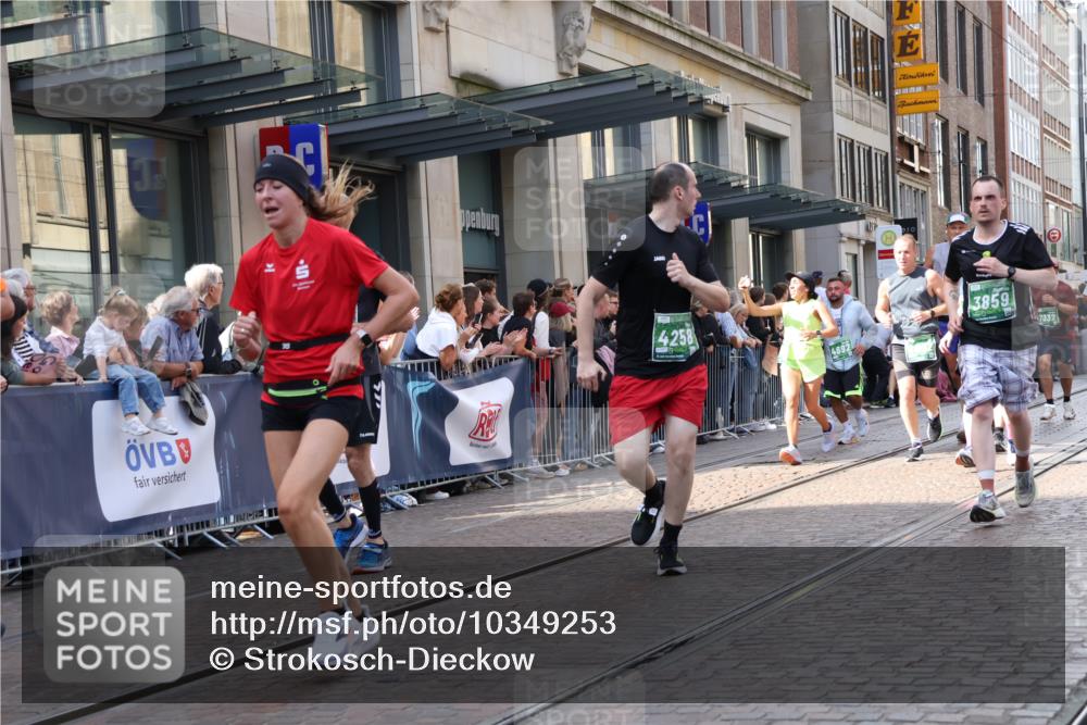 13.09.2026 - 21. swb-Marathon Bremen Strokosch-Dieckow http://msf.ph/oto/10349253 13.09.2026 13:31:13 Ziel 310, 922, 1600, 1627, 2602, 2707, 3152, 3343, 3392, 3579, 3858, 3859, 4164, 4258, 4273, 4477, 4692, 4889, 5375, 5426, 5504, 5720, 5765, 5979, 6039, 6062, 6100, 6147, 6193, 6581, 6602, 6968, 6971, 7001, 7032, 7296, 7608, 7941, 8035, 8042, 8205, 8206, 8239, 8339, 8342, 8364, 8495, 8522, 9147, 9155, 9293, 9568, 9822, 9903, 13066, 217, 244, 1189, 1398, 1479, 2244, 2513, 2802, 2902, 3360, 3396, 3762, 3800, 4251, 4477, 5600, 6307, 7198, 7760, 7798, 8543 meine-sportfotos.de