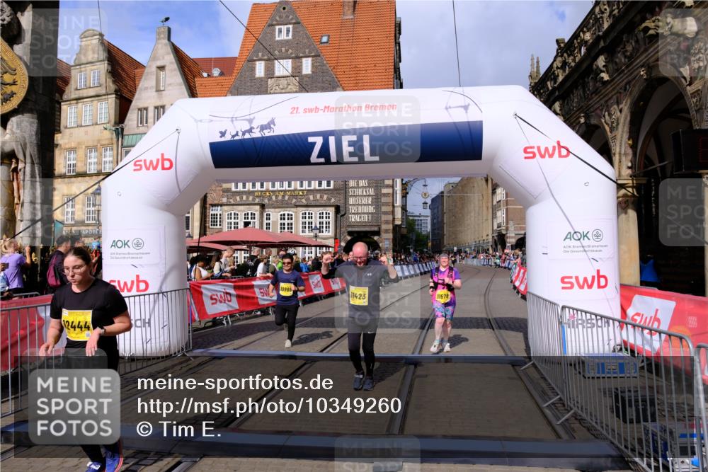 13.09.2026 - 21. swb-Marathon Bremen Tim E. http://msf.ph/oto/10349260 13.09.2026 11:22:41 Ziel 10710, 10968, 11423, 11579, 12444 meine-sportfotos.de
