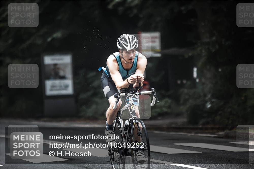 13.09.2026 - Stadtparktriathlon H.Heesch http://msf.ph/oto/10349292 13.09.2026 09:15:38 Radfahren 39, 117, 120, 128, 147, 161 meine-sportfotos.de