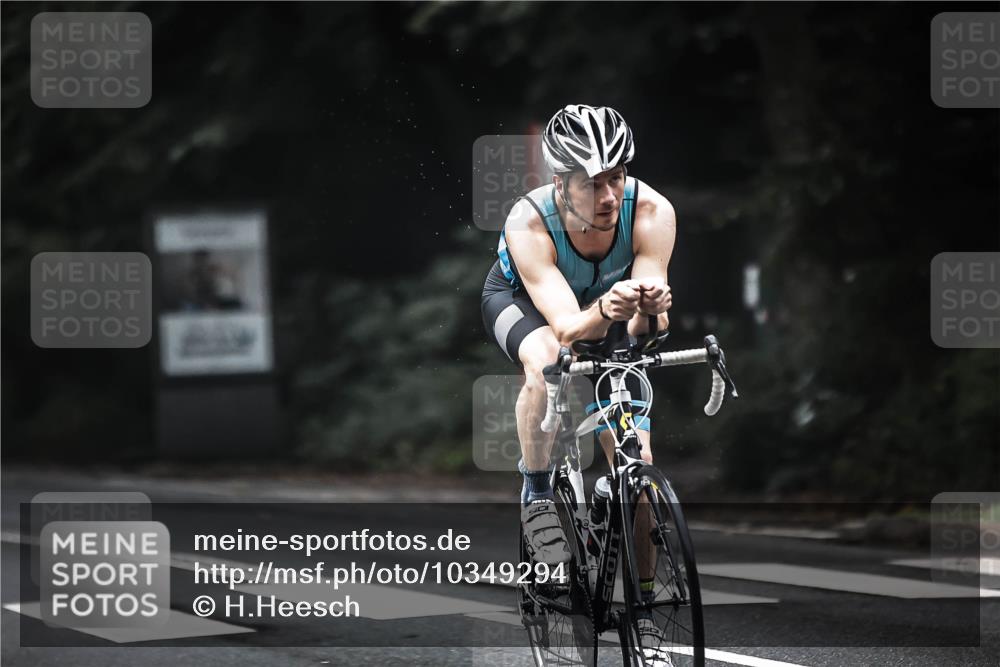 13.09.2026 - Stadtparktriathlon H.Heesch http://msf.ph/oto/10349294 13.09.2026 09:15:38 Radfahren 39, 117, 120, 128, 147, 161 meine-sportfotos.de