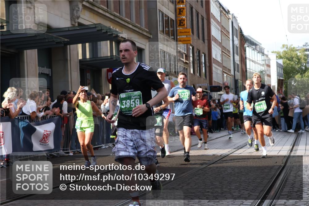 13.09.2026 - 21. swb-Marathon Bremen Strokosch-Dieckow http://msf.ph/oto/10349297 13.09.2026 13:31:14 Ziel 310, 922, 1600, 1627, 2602, 2707, 3115, 3152, 3239, 3343, 3392, 3579, 3858, 3859, 4164, 4258, 4273, 4692, 4889, 5375, 5426, 5504, 5720, 5765, 5979, 6039, 6062, 6100, 6147, 6193, 6581, 6602, 6968, 6971, 7001, 7032, 7296, 7608, 7941, 8035, 8042, 8166, 8205, 8206, 8239, 8339, 8364, 8495, 8522, 9155, 9293, 9568, 9822, 9903, 13066, 217, 244, 1189, 1398, 1479, 2244, 2513, 2802, 2902, 3360, 3396, 3762, 3800, 4477, 6307, 7198, 7760, 7798, 8543 meine-sportfotos.de