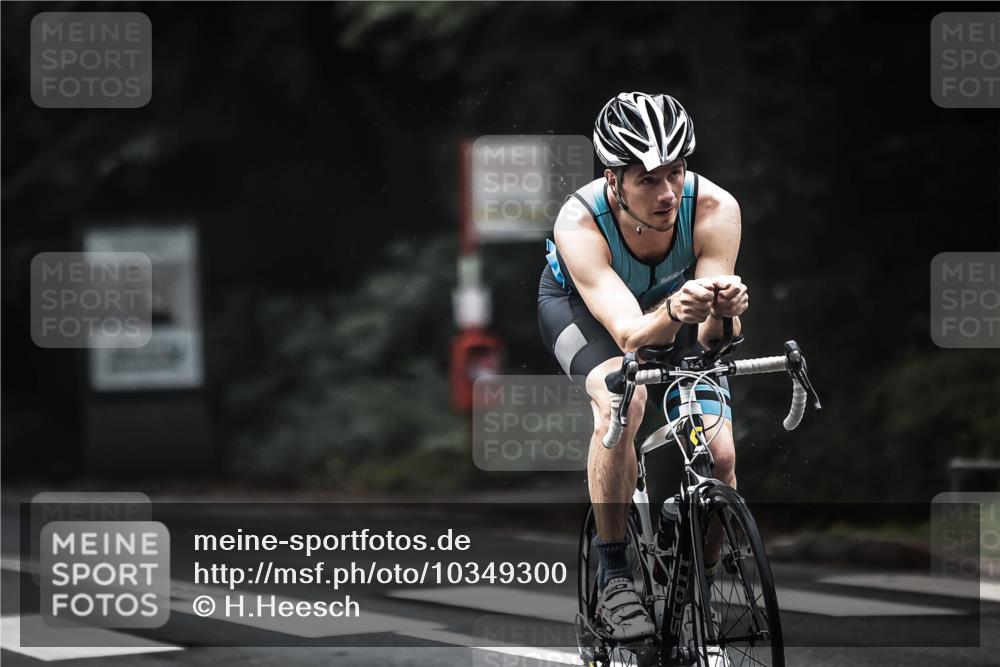 13.09.2026 - Stadtparktriathlon H.Heesch http://msf.ph/oto/10349300 13.09.2026 09:15:38 Radfahren 39, 117, 120, 128, 147, 161 meine-sportfotos.de