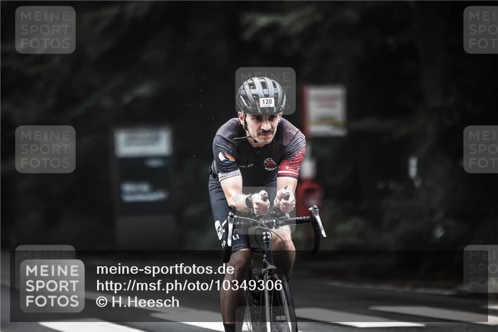 13.09.2026 - Stadtparktriathlon H.Heesch http://msf.ph/oto/10349306 13.09.2026 09:15:42 Radfahren 39, 117, 120 meine-sportfotos.de