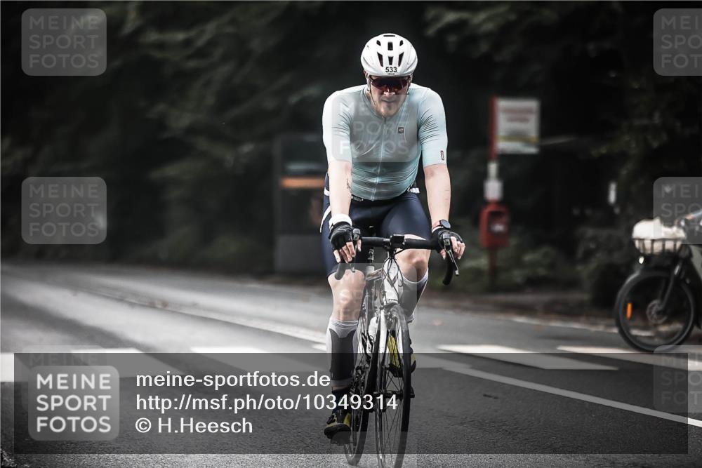 13.09.2026 - Stadtparktriathlon H.Heesch http://msf.ph/oto/10349314 13.09.2026 11:00:44 Radfahren 533, 579, 581, 663 meine-sportfotos.de