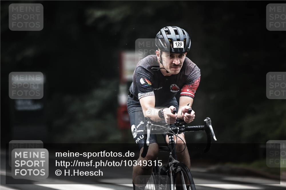 13.09.2026 - Stadtparktriathlon H.Heesch http://msf.ph/oto/10349315 13.09.2026 09:15:43 Radfahren 39, 95, 120 meine-sportfotos.de
