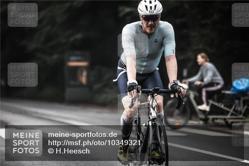 13.09.2026 - Stadtparktriathlon H.Heesch http://msf.ph/oto/10349321 13.09.2026 11:00:44 Radfahren 533, 579, 581, 663 meine-sportfotos.de