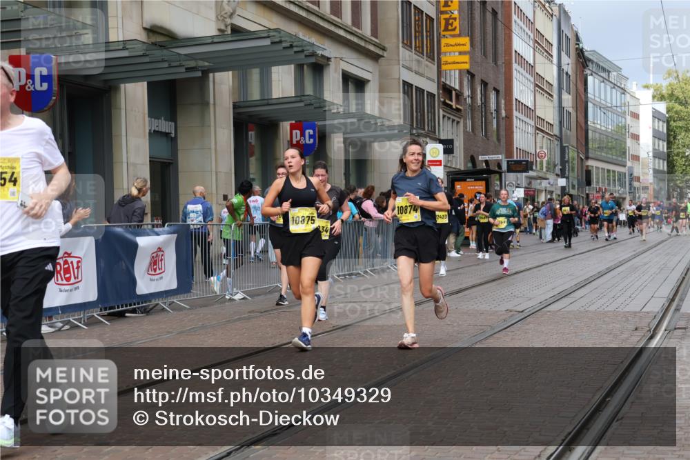 13.09.2026 - 21. swb-Marathon Bremen Strokosch-Dieckow http://msf.ph/oto/10349329 13.09.2026 11:12:28 Ziel 10354, 10483, 10743, 10874, 10875, 11090, 11606, 11657, 11671, 11832, 12050, 12234, 12423, 12497, 10213, 10406, 10414, 10909, 11052, 11633, 11716, 12012, 12327 meine-sportfotos.de