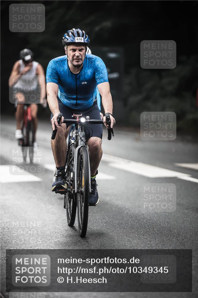13.09.2026 - Stadtparktriathlon H.Heesch http://msf.ph/oto/10349345 13.09.2026 11:00:53 Radfahren 423, 484, 504, 566, 593, 616, 625 meine-sportfotos.de