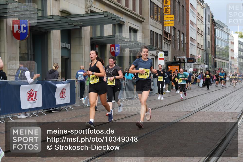 13.09.2026 - 21. swb-Marathon Bremen Strokosch-Dieckow http://msf.ph/oto/10349348 13.09.2026 11:12:29 Ziel 10354, 10483, 10743, 10874, 10875, 11090, 11606, 11657, 11671, 11832, 12050, 12234, 12423, 12497, 10213, 10406, 10414, 10909, 11052, 11090, 11633, 11716, 12012, 12327 meine-sportfotos.de
