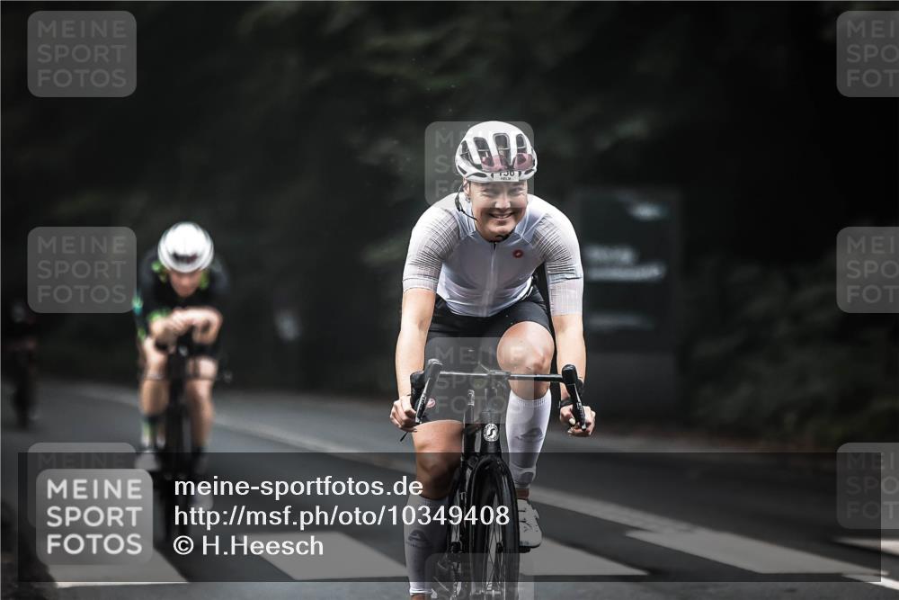 13.09.2026 - Stadtparktriathlon H.Heesch http://msf.ph/oto/10349408 13.09.2026 09:16:12 Radfahren 66, 68, 80, 100, 156, 168, 195 meine-sportfotos.de
