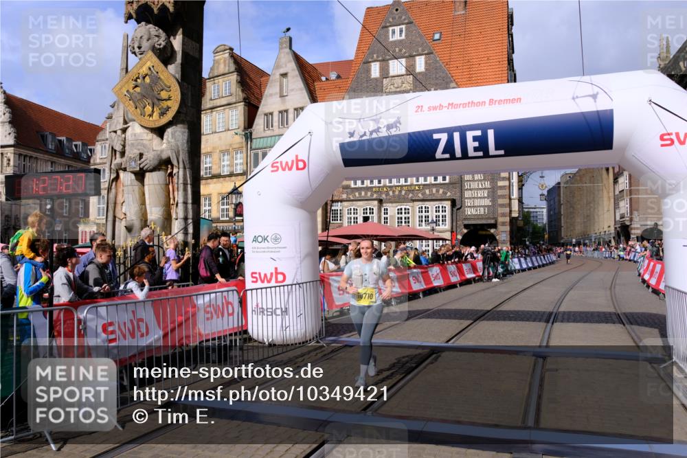 13.09.2026 - 21. swb-Marathon Bremen Tim E. http://msf.ph/oto/10349421 13.09.2026 11:22:44 Ziel 10710, 10968, 11423, 11579, 12444 meine-sportfotos.de