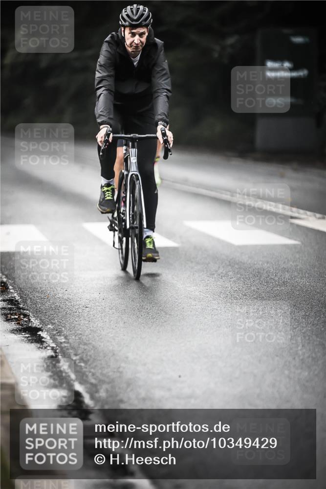 13.09.2026 - Stadtparktriathlon H.Heesch http://msf.ph/oto/10349429 13.09.2026 11:01:07 Radfahren 601, 622, 1797 meine-sportfotos.de