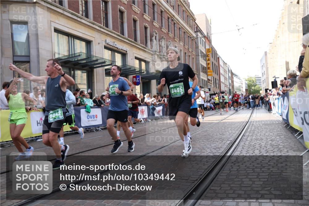 13.09.2026 - 21. swb-Marathon Bremen Strokosch-Dieckow http://msf.ph/oto/10349442 13.09.2026 13:31:17 Ziel 310, 922, 1600, 1627, 2602, 2707, 3115, 3152, 3239, 3244, 3343, 3392, 3579, 3858, 3859, 3989, 4164, 4258, 4273, 4692, 4889, 5363, 5375, 5426, 5504, 5899, 5979, 6039, 6062, 6100, 6147, 6193, 6213, 6581, 6602, 6968, 6971, 7001, 7032, 7260, 7608, 7941, 7964, 8042, 8078, 8166, 8205, 8206, 8239, 8339, 8364, 8495, 8522, 9033, 9155, 9293, 9568, 9903, 9914, 13151, 217, 1189, 1398, 1479, 2244, 2513, 2802, 2902, 3360, 3396, 3762, 3800, 4477, 6307, 7198, 7760, 7798, 8543 meine-sportfotos.de