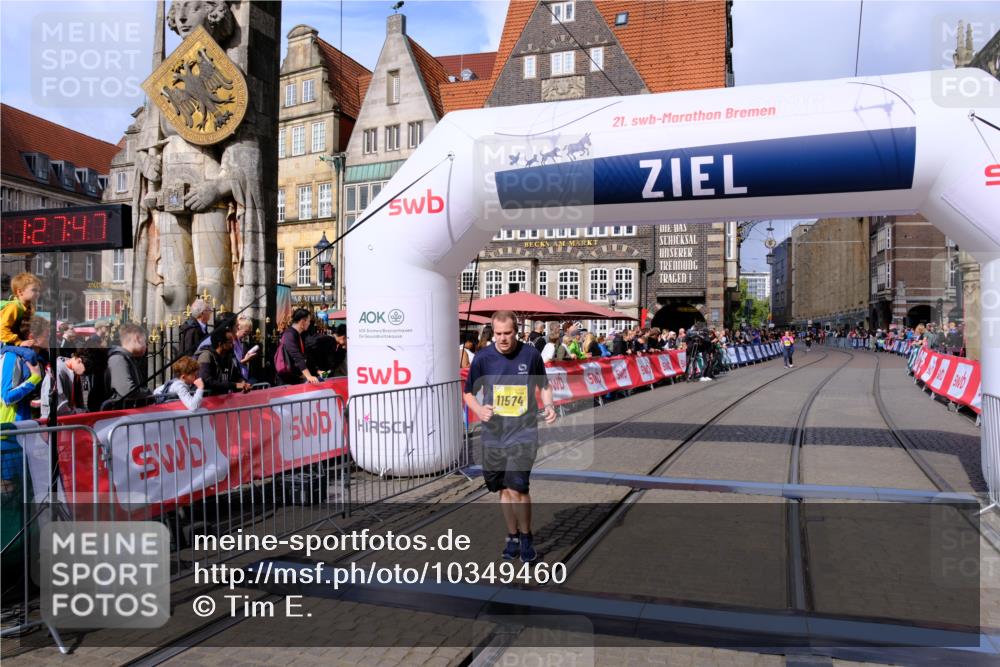 13.09.2026 - 21. swb-Marathon Bremen Tim E. http://msf.ph/oto/10349460 13.09.2026 11:23:03 Ziel 11574 meine-sportfotos.de