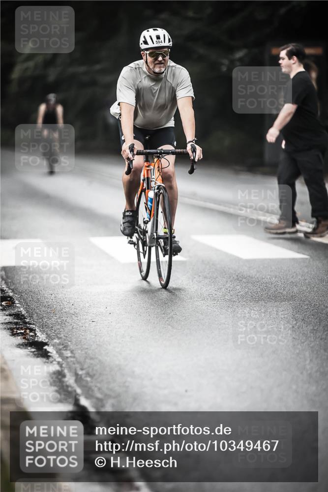 13.09.2026 - Stadtparktriathlon H.Heesch http://msf.ph/oto/10349467 13.09.2026 11:01:14 Radfahren 594, 601, 676, 1798 meine-sportfotos.de