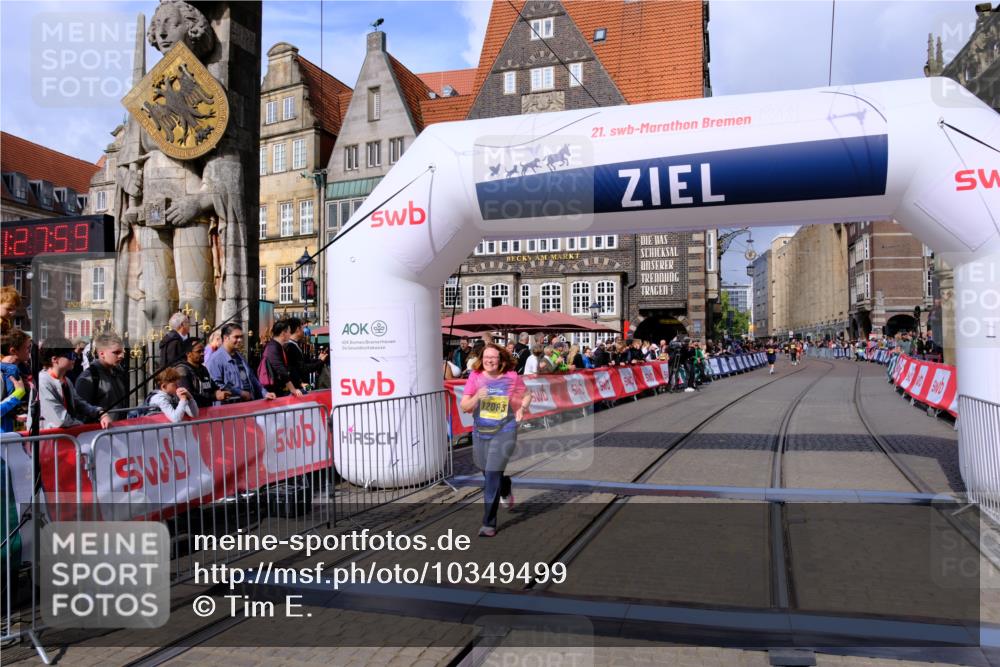 13.09.2026 - 21. swb-Marathon Bremen Tim E. http://msf.ph/oto/10349499 13.09.2026 11:23:16 Ziel 12083 meine-sportfotos.de