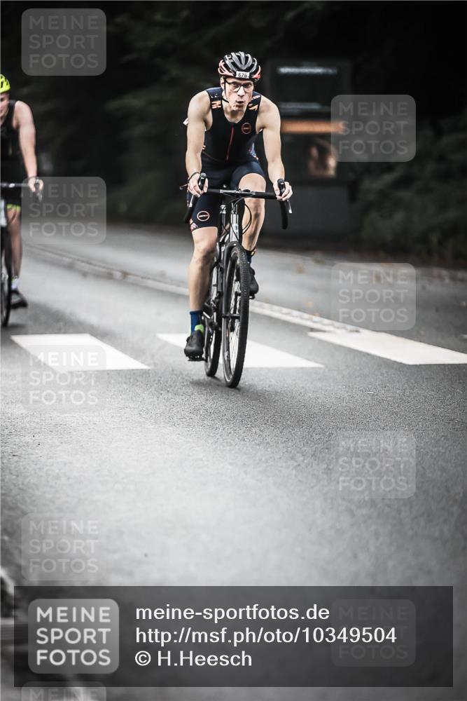 13.09.2026 - Stadtparktriathlon H.Heesch http://msf.ph/oto/10349504 13.09.2026 11:01:18 Radfahren 542, 594, 676, 1798 meine-sportfotos.de