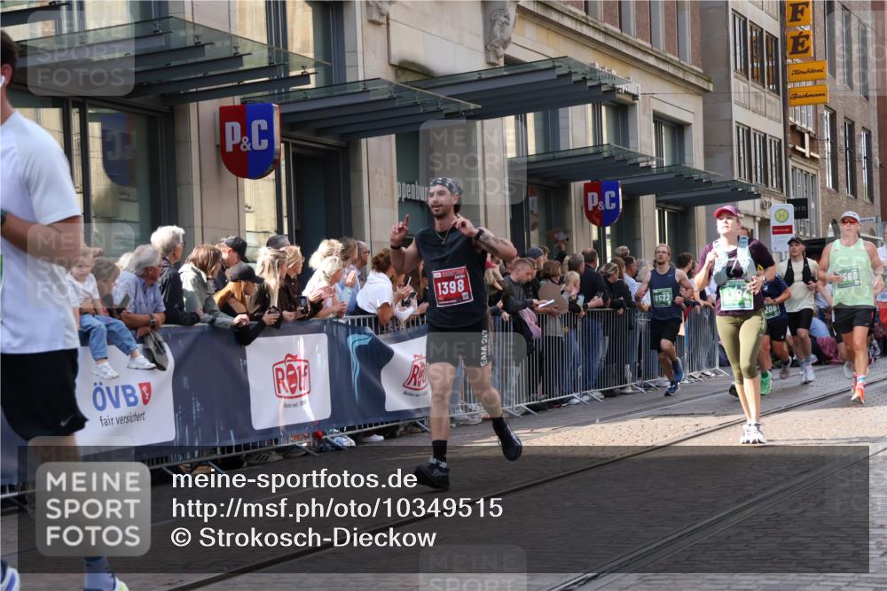 13.09.2026 - 21. swb-Marathon Bremen Strokosch-Dieckow http://msf.ph/oto/10349515 13.09.2026 13:31:20 Ziel 310, 922, 1600, 2707, 3115, 3152, 3239, 3244, 3278, 3343, 3392, 3579, 3858, 3859, 3989, 4164, 4258, 4273, 4692, 4889, 4998, 5158, 5363, 5426, 5504, 5899, 6039, 6062, 6100, 6147, 6193, 6213, 6354, 6581, 6602, 6968, 6971, 7032, 7260, 7608, 7790, 7941, 7964, 8042, 8078, 8166, 8205, 8206, 8239, 8364, 8495, 8522, 9033, 9155, 9188, 9293, 9568, 9903, 9914, 13151, 13231, 217, 1398, 1479, 1627, 2244, 2513, 2602, 2802, 2902, 3343, 3392, 3396, 3762, 3800, 4477, 7198, 7798 meine-sportfotos.de