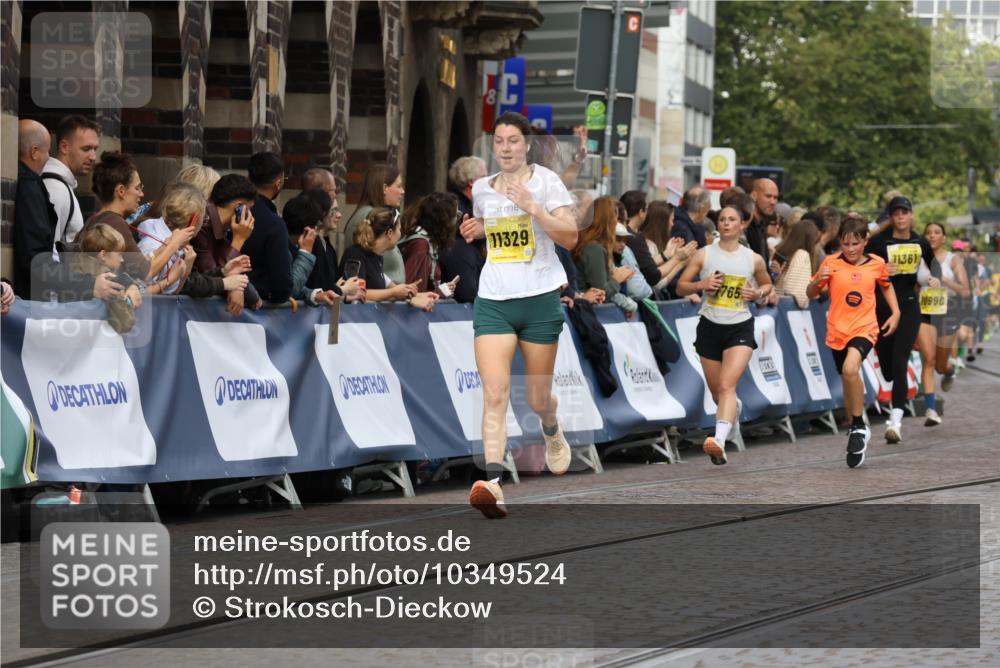 13.09.2026 - 21. swb-Marathon Bremen Strokosch-Dieckow http://msf.ph/oto/10349524 13.09.2026 10:54:15 Ziel 10255, 10579, 10684, 10685, 10708, 10822, 10947, 11010, 11206, 11489, 11596, 11950, 12075, 12244, 12356, 12405, 12435, 12492, 12515, 13531, 10067, 10146, 10359, 10410, 10503, 10577, 10631, 10749, 10765, 10837, 10884, 11039, 11099, 11118, 11593, 11843, 12265, 12328, 12467 meine-sportfotos.de