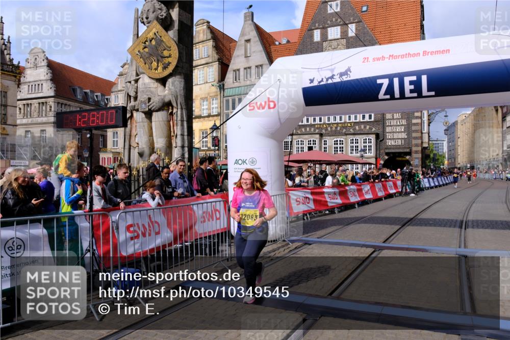 13.09.2026 - 21. swb-Marathon Bremen Tim E. http://msf.ph/oto/10349545 13.09.2026 11:23:17 Ziel 12083 meine-sportfotos.de