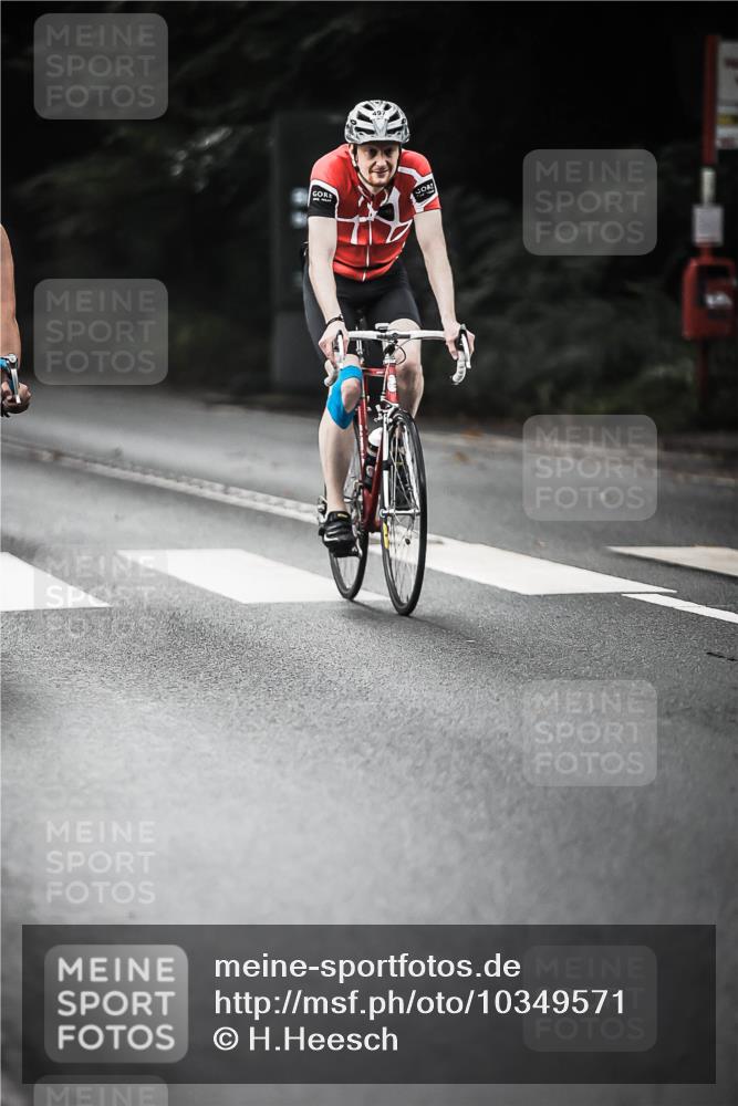 13.09.2026 - Stadtparktriathlon H.Heesch http://msf.ph/oto/10349571 13.09.2026 11:01:25 Radfahren 456, 472, 497, 542, 578, 676, 1798 meine-sportfotos.de