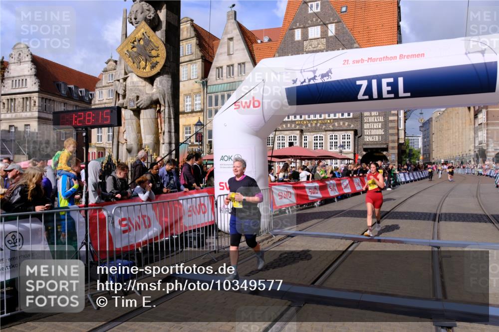 13.09.2026 - 21. swb-Marathon Bremen Tim E. http://msf.ph/oto/10349577 13.09.2026 11:23:31 Ziel 10349, 10754, 10925 meine-sportfotos.de
