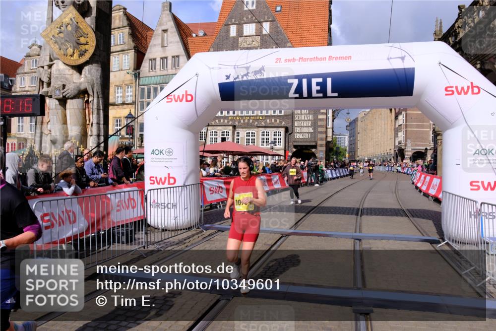 13.09.2026 - 21. swb-Marathon Bremen Tim E. http://msf.ph/oto/10349601 13.09.2026 11:23:33 Ziel 10349, 10754, 10925 meine-sportfotos.de