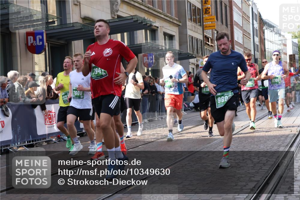 13.09.2026 - 21. swb-Marathon Bremen Strokosch-Dieckow http://msf.ph/oto/10349630 13.09.2026 13:31:23 Ziel 310, 578, 846, 922, 1600, 3115, 3205, 3239, 3244, 3278, 3579, 3858, 3859, 3989, 4030, 4164, 4258, 4273, 4692, 4889, 4998, 5158, 5325, 5363, 5426, 5899, 6039, 6062, 6100, 6193, 6213, 6354, 6581, 6602, 6971, 7032, 7242, 7260, 7608, 7790, 7941, 7964, 8042, 8078, 8166, 8205, 8206, 8239, 8364, 8495, 8522, 9016, 9033, 9155, 9188, 9293, 9568, 9785, 9903, 9914, 13151, 13231, 217, 1398, 1627, 2244, 2513, 2602, 2707, 2802, 3152, 3343, 3392, 3396, 3579, 3762, 3800, 4477, 7798 meine-sportfotos.de