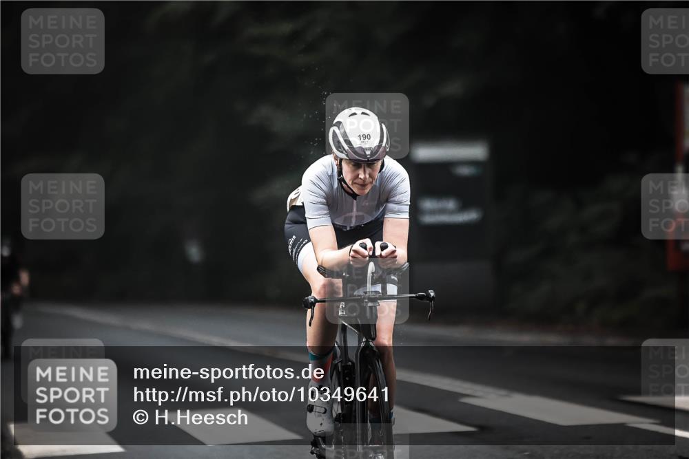 13.09.2026 - Stadtparktriathlon H.Heesch http://msf.ph/oto/10349641 13.09.2026 09:16:38 Radfahren 60, 83, 127, 179, 190 meine-sportfotos.de