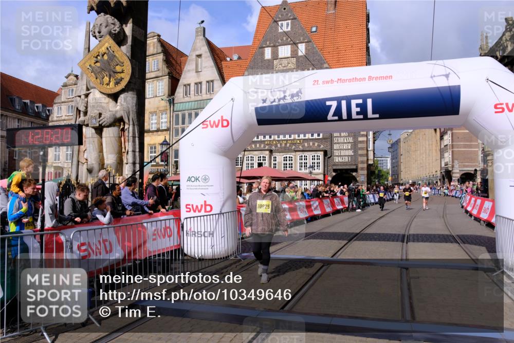13.09.2026 - 21. swb-Marathon Bremen Tim E. http://msf.ph/oto/10349646 13.09.2026 11:23:37 Ziel 10349, 10754, 10925, 11266, 11663, 12340 meine-sportfotos.de