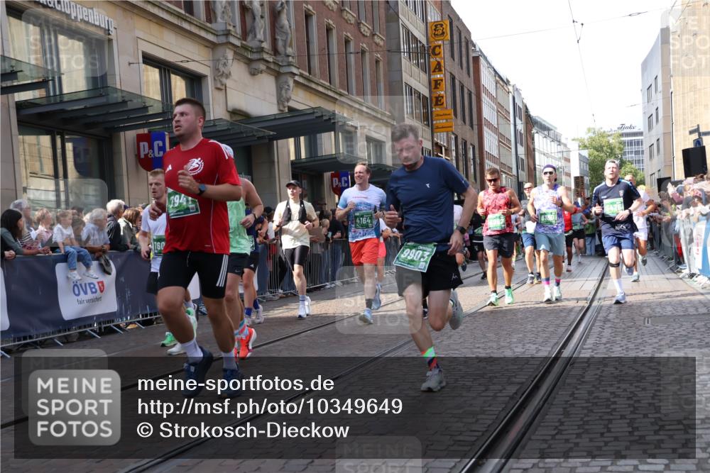 13.09.2026 - 21. swb-Marathon Bremen Strokosch-Dieckow http://msf.ph/oto/10349649 13.09.2026 13:31:23 Ziel 310, 578, 846, 922, 1600, 3115, 3205, 3239, 3244, 3278, 3579, 3858, 3859, 3989, 4030, 4164, 4258, 4273, 4692, 4889, 4998, 5158, 5325, 5363, 5426, 5899, 6039, 6062, 6100, 6193, 6213, 6354, 6581, 6602, 6971, 7032, 7242, 7260, 7608, 7790, 7941, 7964, 8042, 8078, 8166, 8205, 8206, 8239, 8364, 8495, 8522, 9016, 9033, 9155, 9188, 9293, 9568, 9785, 9903, 9914, 13151, 13231, 217, 1398, 1627, 2244, 2513, 2602, 2707, 2802, 3152, 3343, 3392, 3396, 3579, 3762, 3800, 4477, 7798 meine-sportfotos.de