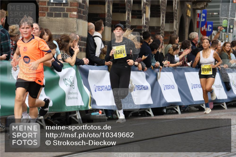 13.09.2026 - 21. swb-Marathon Bremen Strokosch-Dieckow http://msf.ph/oto/10349662 13.09.2026 10:54:19 Ziel 10255, 10579, 10685, 10708, 10822, 10947, 11010, 11206, 11290, 11489, 11596, 12075, 12244, 12356, 12405, 12435, 12492, 12515, 13531, 10067, 10146, 10410, 10503, 10631, 10765, 10837, 10884, 11039, 11389, 11593, 12038, 12265, 12328, 12467 meine-sportfotos.de