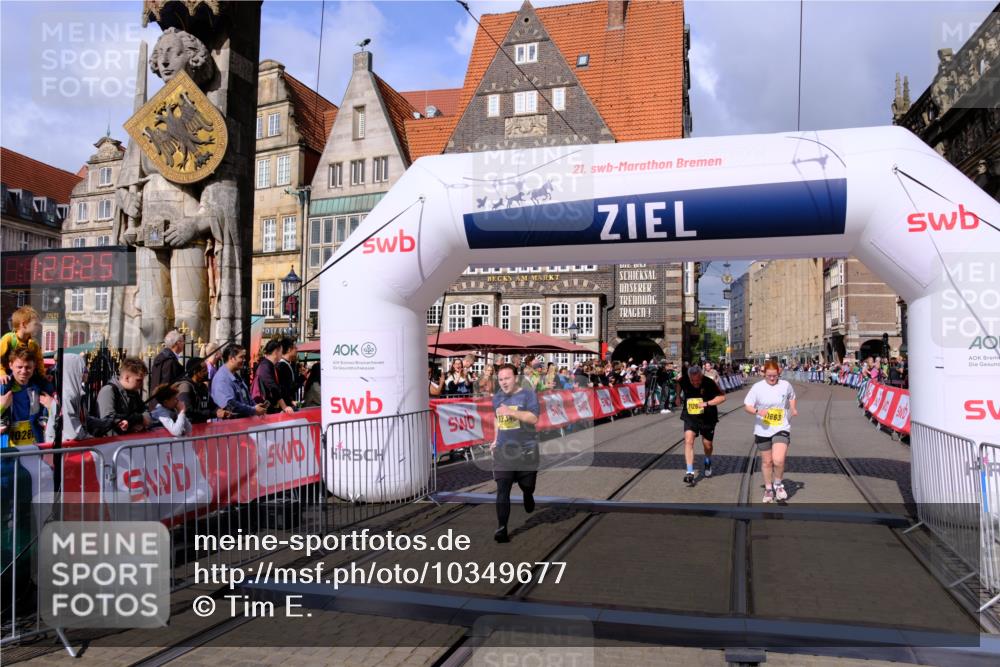 13.09.2026 - 21. swb-Marathon Bremen Tim E. http://msf.ph/oto/10349677 13.09.2026 11:23:42 Ziel 10349, 10754, 10925, 11266, 11663, 12340, 12440 meine-sportfotos.de
