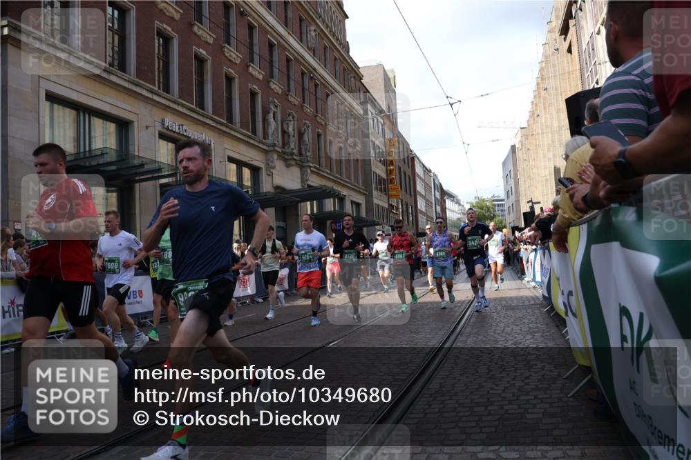 13.09.2026 - 21. swb-Marathon Bremen Strokosch-Dieckow http://msf.ph/oto/10349680 13.09.2026 13:31:24 Ziel 310, 578, 846, 922, 1600, 3115, 3205, 3239, 3244, 3278, 3858, 3859, 3989, 4030, 4164, 4258, 4273, 4692, 4889, 4998, 5158, 5325, 5363, 5426, 5899, 6039, 6062, 6100, 6193, 6213, 6354, 6581, 6602, 6971, 7032, 7242, 7260, 7608, 7790, 7941, 7964, 8042, 8078, 8166, 8205, 8206, 8239, 8247, 8364, 8495, 8522, 9016, 9033, 9155, 9188, 9293, 9568, 9785, 9903, 9914, 13151, 13231, 217, 922, 1398, 1627, 2244, 2513, 2602, 2707, 2802, 3152, 3343, 3392, 3396, 3579, 3762, 3800, 4477 meine-sportfotos.de