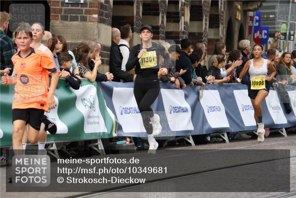 13.09.2026 - 21. swb-Marathon Bremen Strokosch-Dieckow http://msf.ph/oto/10349681 13.09.2026 10:54:19 Ziel 10255, 10579, 10685, 10708, 10822, 10947, 11010, 11206, 11290, 11489, 11596, 12075, 12244, 12356, 12405, 12435, 12492, 12515, 13531, 10067, 10146, 10410, 10503, 10631, 10765, 10837, 10884, 11039, 11389, 11593, 12038, 12265, 12328, 12467 meine-sportfotos.de